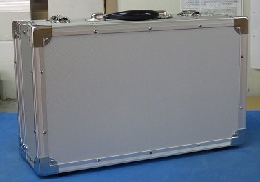 29.5.24 医療機器収納アルミケース.jpg