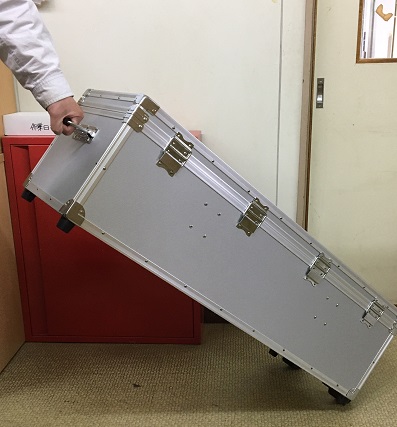 特注工具入れアルミケース　キャリー付き