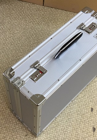 特注アルミケース　ダイヤル錠