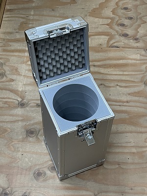 特注アルミケース　液体容器収納