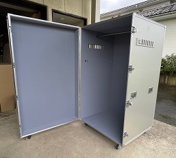 大型特注アルミケース　カスタマイズ