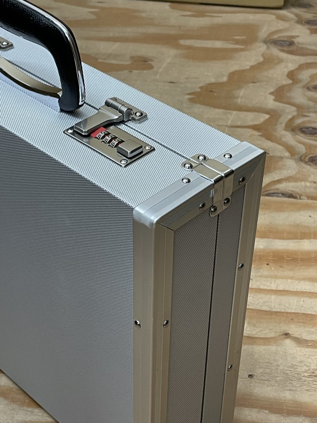特注アルミケース
マスミ鞄嚢株式会社
